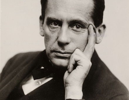 Bauhaus founder Walter Gropius, by Louis Held, c. 1919. Museum für Kunst und Gewerbe Hamburg (CC0).