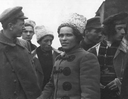 Ukrainian anarchist leader Nestor Makhno in Huliaipole, 1919. Public Domain.
