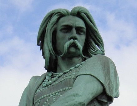 The statue of Gallic leader Vercingetorix at Alesia, France. Carole Raddato (CC BY-SA 2.0).