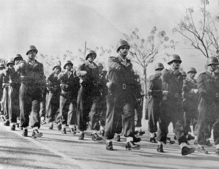 Syrian soldiers on parade, by Willem van de Poll, c. 1951. Nationaal Archief. Public Domain.