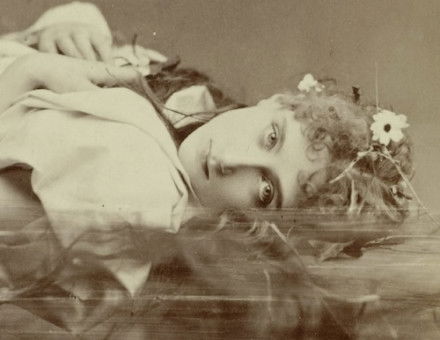 Broadway actress Maude Branscombe as Ophélia in Hamlet, by José Maria Mora, c. 1880. Rijksmuseum. Public Domain.