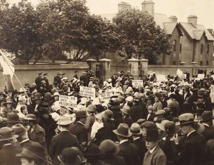 Women of the Cumann na mBan protest outside Mountjoy Prison during the Irish War of Independence, 23 July 1921. National Library of Ireland. Public Domain.