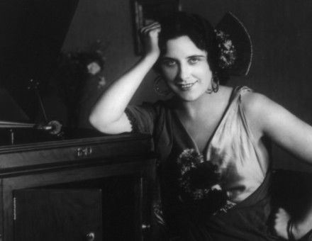 Gerladine Farrar as Carmen, 1915. Library of Congress. Public Domain.