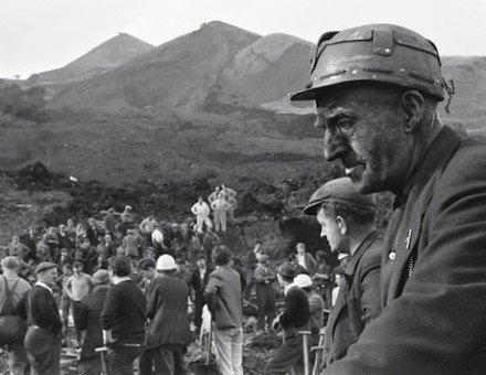 Rescue workers, Aberfan, 21 October 1966. Photo by Ron Burton/Mirrorpix/Getty Images.
