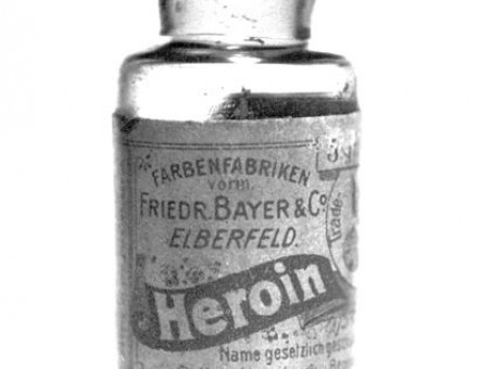 409px-Bayer_Heroin_bottle.jpg
