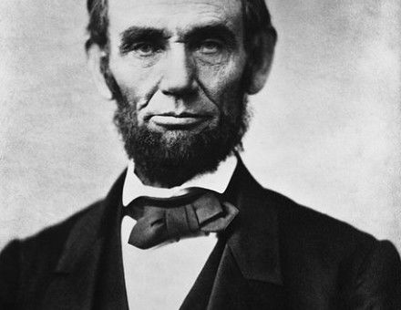 456px-Abraham_Lincoln_head_on_shoulders_photo_portrait.jpg