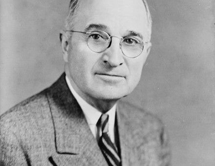 482px-Harry_S_Truman,_bw_half-length_photo_portrait,_facing_front,_1945.jpg