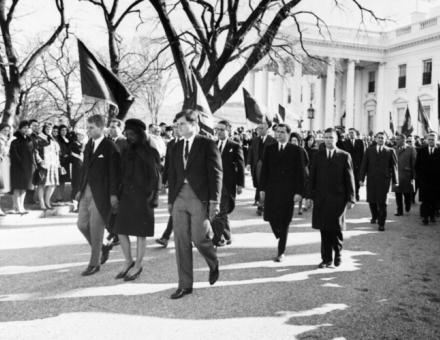 800px-Kennedy_family_in_JFK_funeral_procession-crop.png