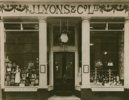 Lyons-Piccadilly.jpg