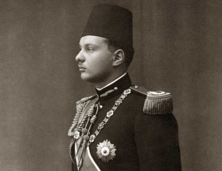 ModernEgypt,_Farouk_I_in_Military_Uniform,_DHP13655-10-1_01.jpg