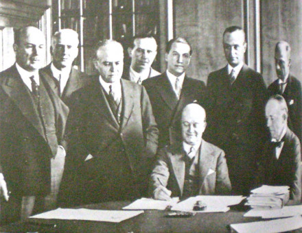 Signing the Roca–Runciman Treaty, May 1933
