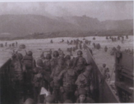 pathe-d-day landings2.jpg