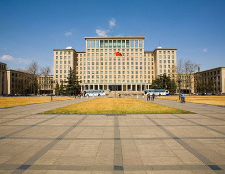 01_Tsinghua_C1NK2W.jpg