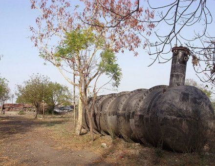 Tank 610 in the year 2010. During decontamination of the plant, tank 610 was removed from its fundament and left aside. Photography by Julian Nitzsche