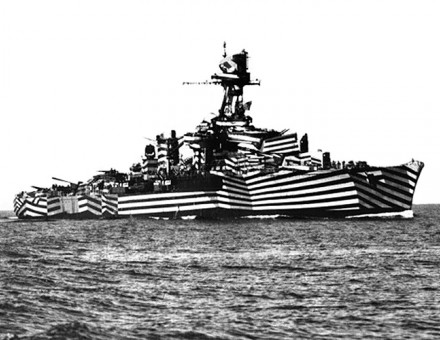 The French Galissonnière class light cruiser, Gloire, in dazzle camouflage, circa 1940.