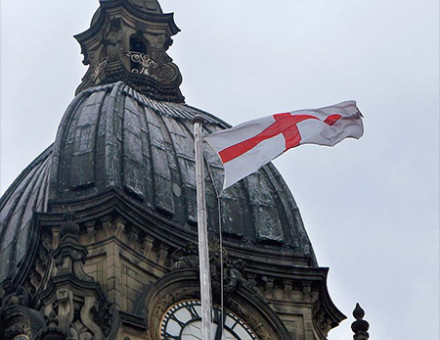 St George's flag flying on Leeds Town Hall (2009).