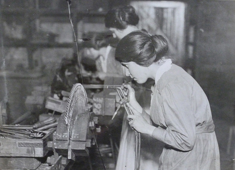 Brazing blades at Heaton Works, the site of the Parsons family firm in Newcastle. (Tyne & Wear Archives ref 2402)